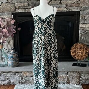 👗American Eagle lightweight floral dress with tie back👗